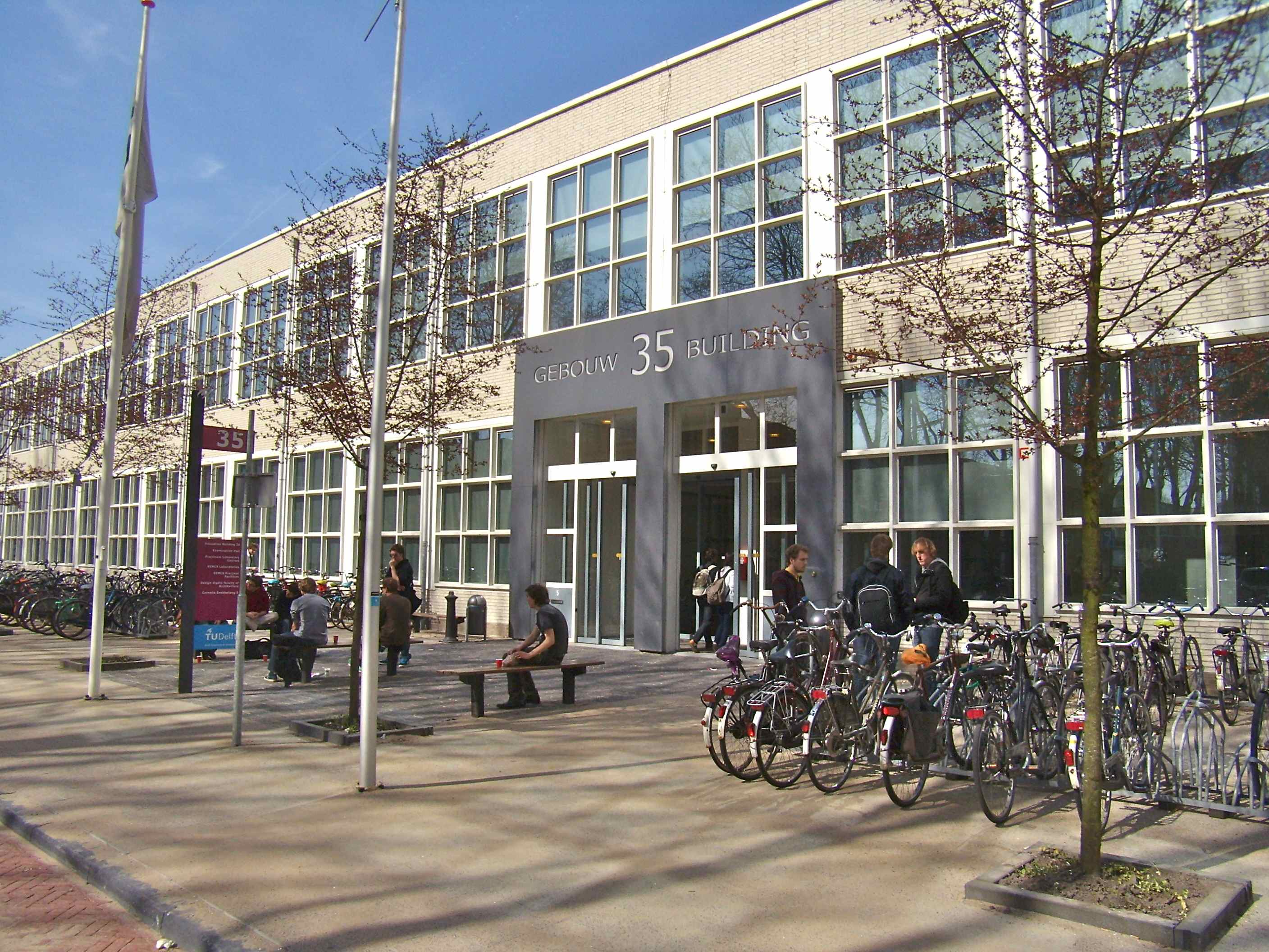 Building faculty EEMCS TU Delft